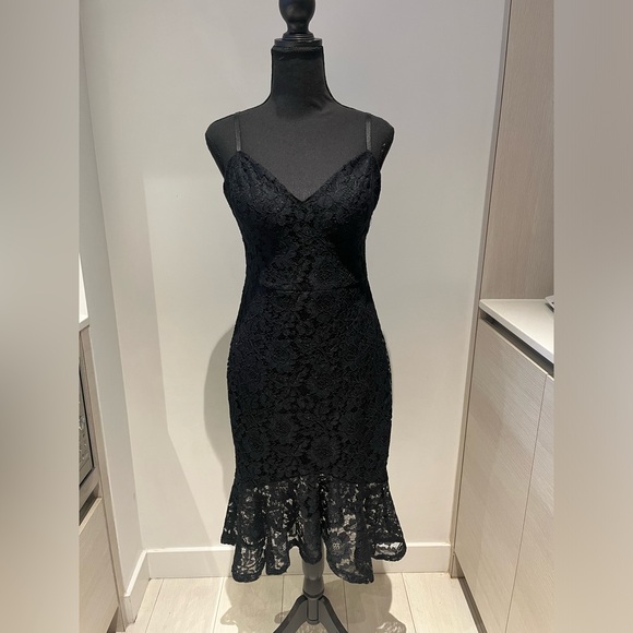 GUESS Black Lace Mermaid Dress Size 6 - Picture 5 of 9